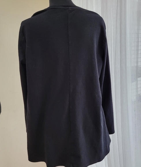 Isaac Mizrahi Women's Essentials Trapeze Hem V-Neck Tunic Top Black Large Size - Picture 2 of 8